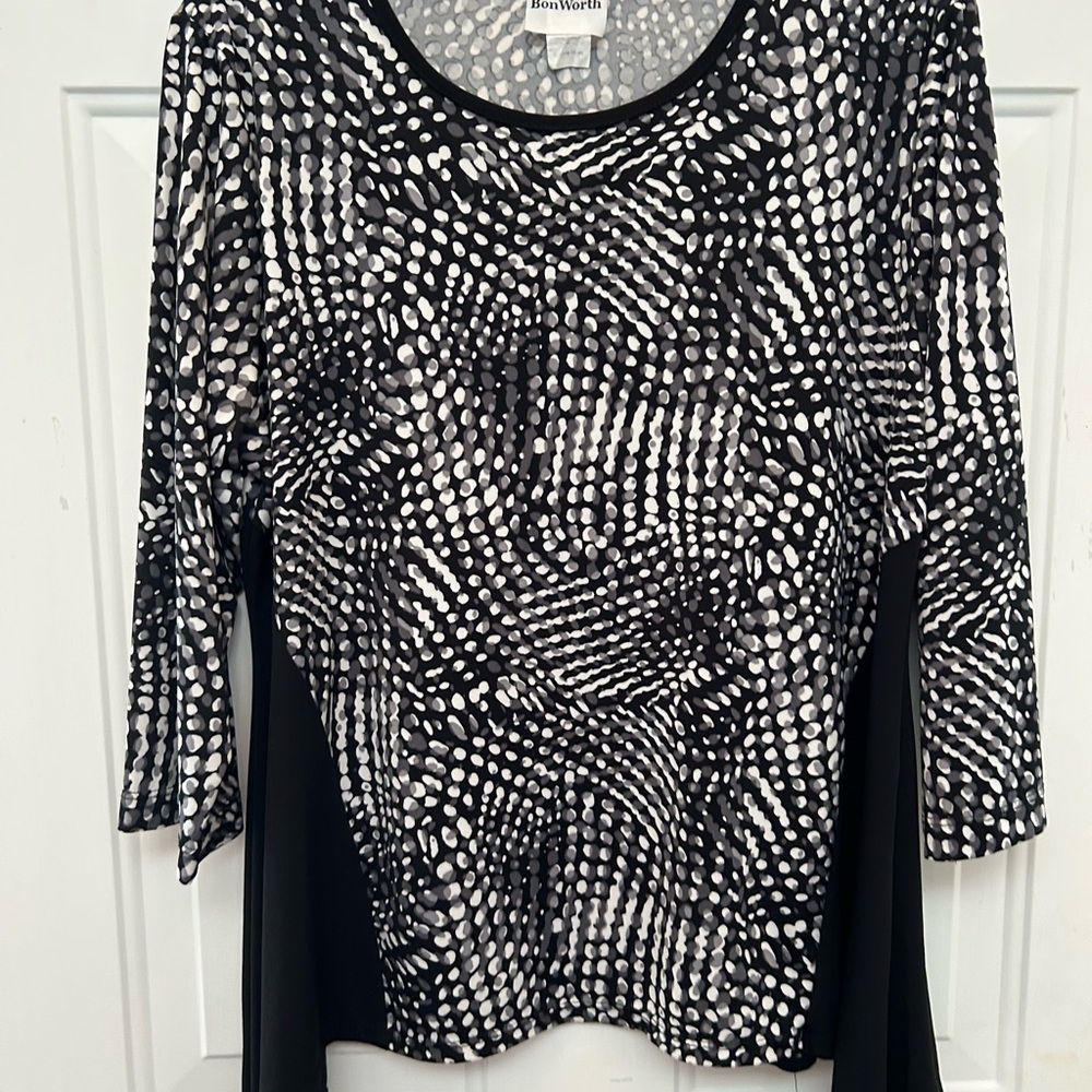 Bon Worth Women's Black and White Tapered Top